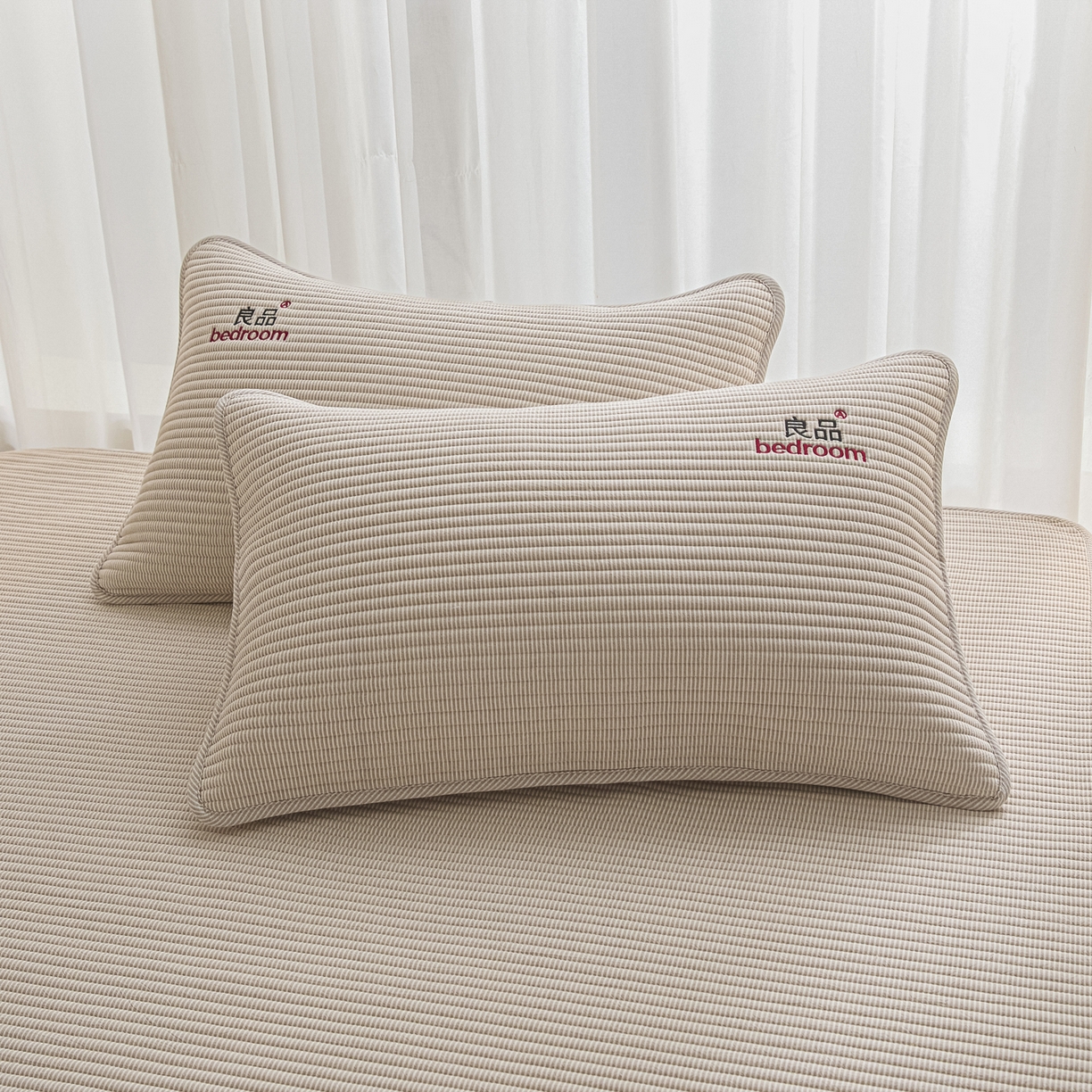 91家纺网 家纺一手货源 找家纺 芬晴家纺 2025新款全棉密条夹棉床笠良品系列 密条-咖