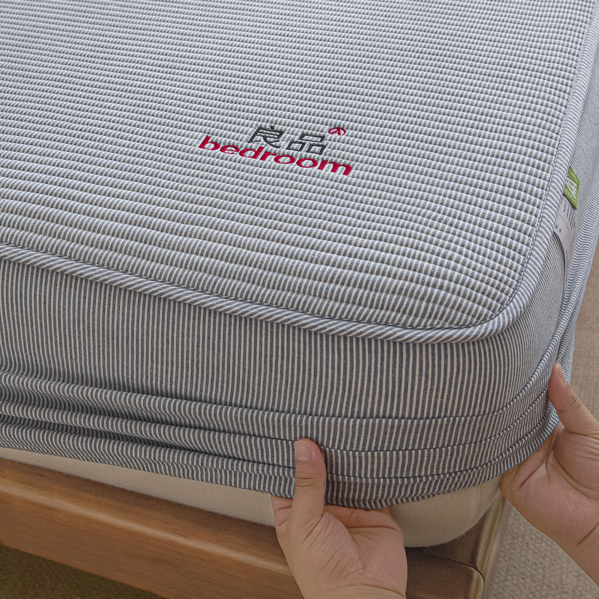 91家纺网 家纺一手货源 找家纺 芬晴家纺 2025新款全棉密条夹棉床笠良品系列 密条-牛仔蓝