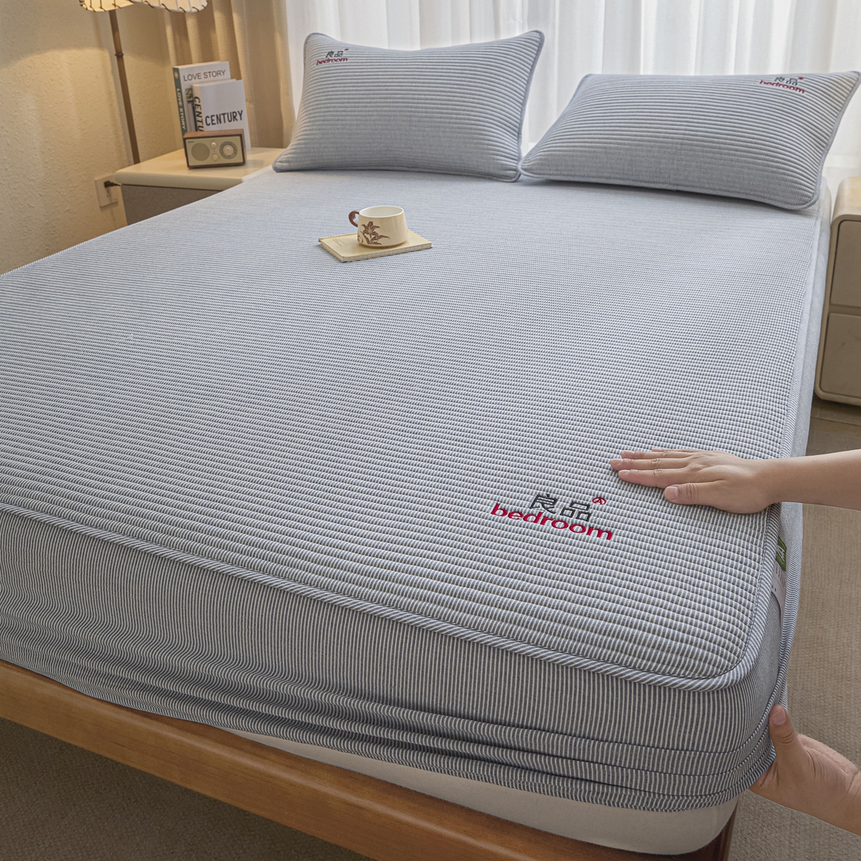 91家纺网 家纺一手货源 找家纺 芬晴家纺 2025新款全棉密条夹棉床笠良品系列 密条-牛仔蓝