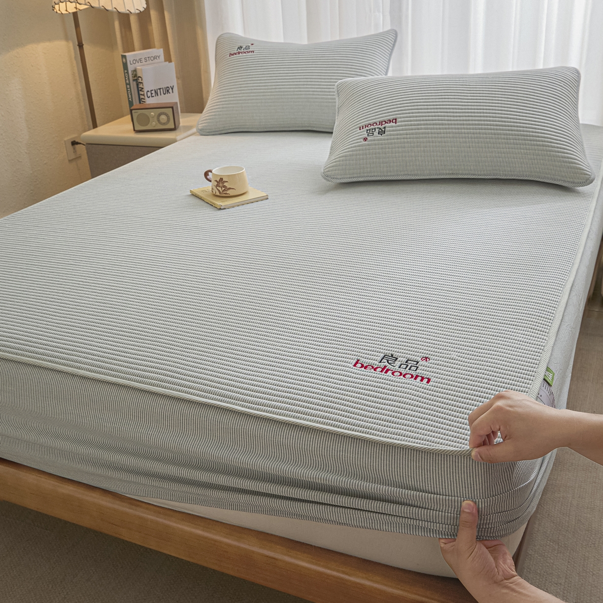 91家纺网 家纺一手货源 找家纺 芬晴家纺 2025新款全棉密条夹棉床笠良品系列 密条-雾霾蓝