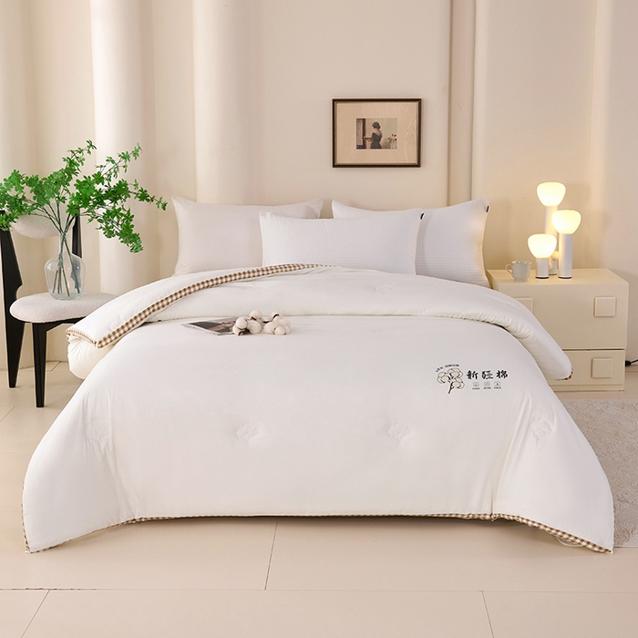 91家纺网 家纺一手货源 找家纺 爱诗诺家纺 2025新款无印风棋盘格立体新疆棉花被被子被芯 棋盘格-本白