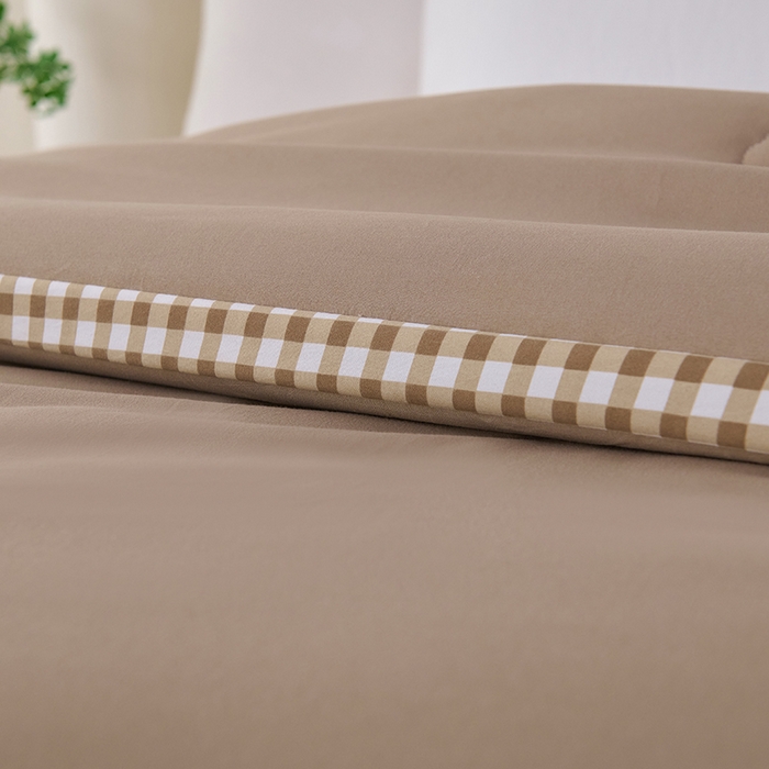 91家纺网 家纺一手货源 找家纺 爱诗诺家纺 2025新款无印风棋盘格立体新疆棉花被被子被芯 棋盘格-米驼