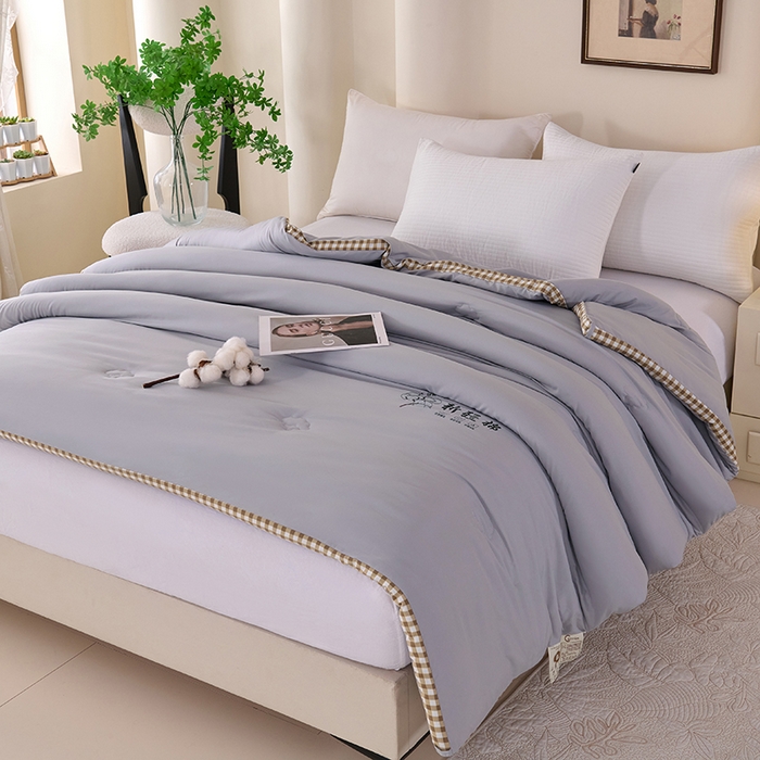 91家纺网 家纺一手货源 找家纺 爱诗诺家纺 2025新款无印风棋盘格立体新疆棉花被被子被芯 棋盘格-经典灰