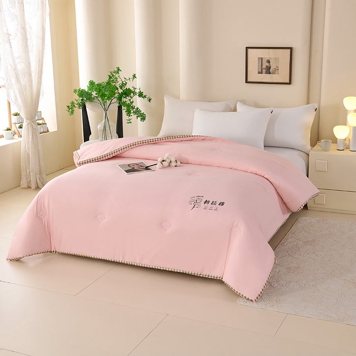 91家纺网 家纺一手货源 找家纺 爱诗诺家纺 2025新款无印风棋盘格立体新疆棉花被被子被芯 棋盘格-樱花粉