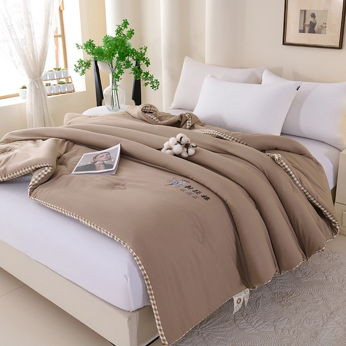 91家纺网 家纺一手货源 找家纺 爱诗诺家纺 2025新款无印风棋盘格立体新疆棉花被被子被芯 棋盘格-米驼