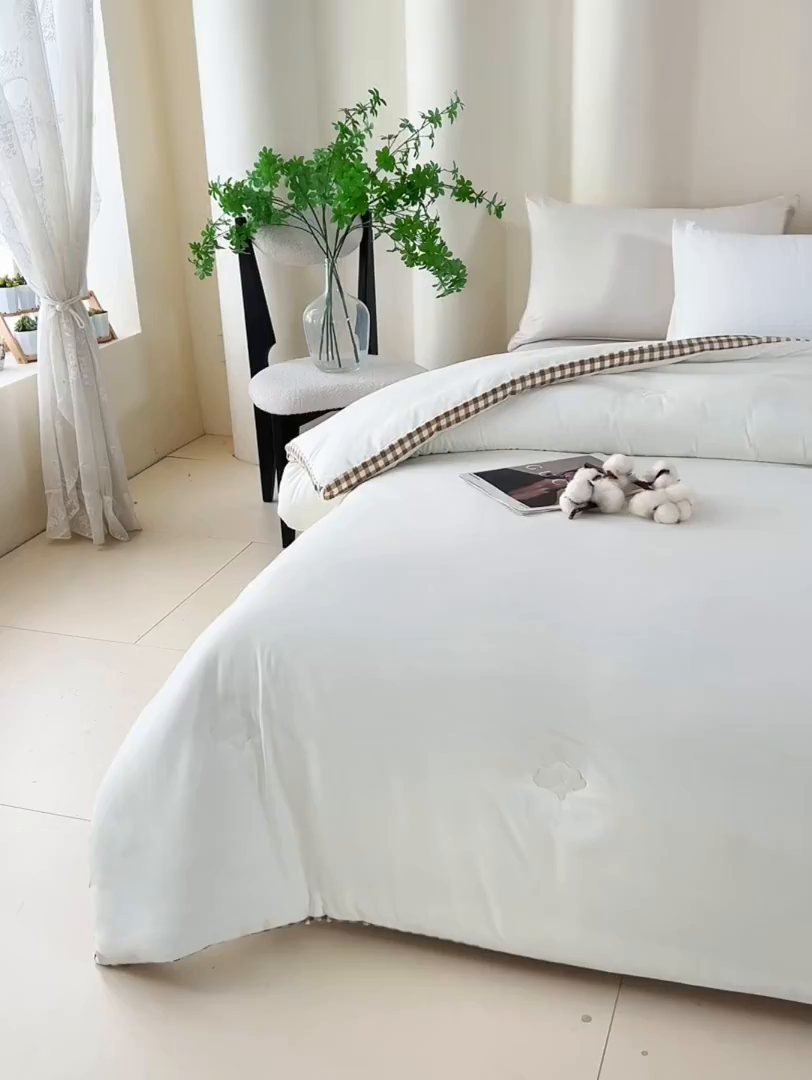 91家纺网 家纺一手货源 找家纺 爱诗诺家纺 2025新款无印风棋盘格立体新疆棉花被被子被芯 棋盘格-本白