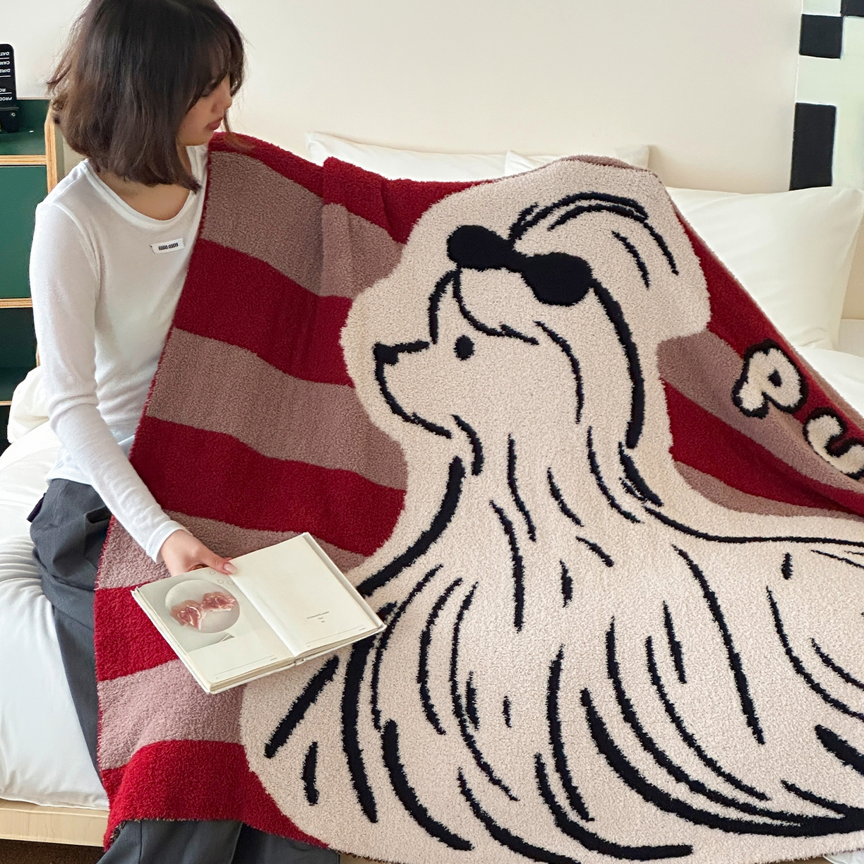 91家纺网 家纺一手货源 找家纺 RYB红黄兰 2025新款设计师原创多功能针织半边绒毛毯午休毯盖毯加厚毯子 红咖哈基米