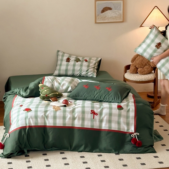 91家纺网 家纺一手货源 找家纺 （总）西西家居 2025新款100支澳棉全棉纯棉刺绣四件套-圣诞树送抱枕（会员-20元 抱枕限定送送送 各平台严格控价劵后不低于368元起）