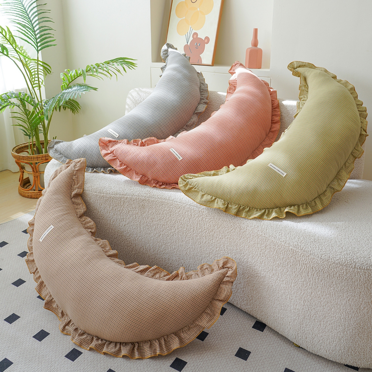 91家纺网 家纺一手货源 找家纺 蔻眠 花边款多功能全棉月亮长抱枕夹腿抱枕芯月亮枕头 主图