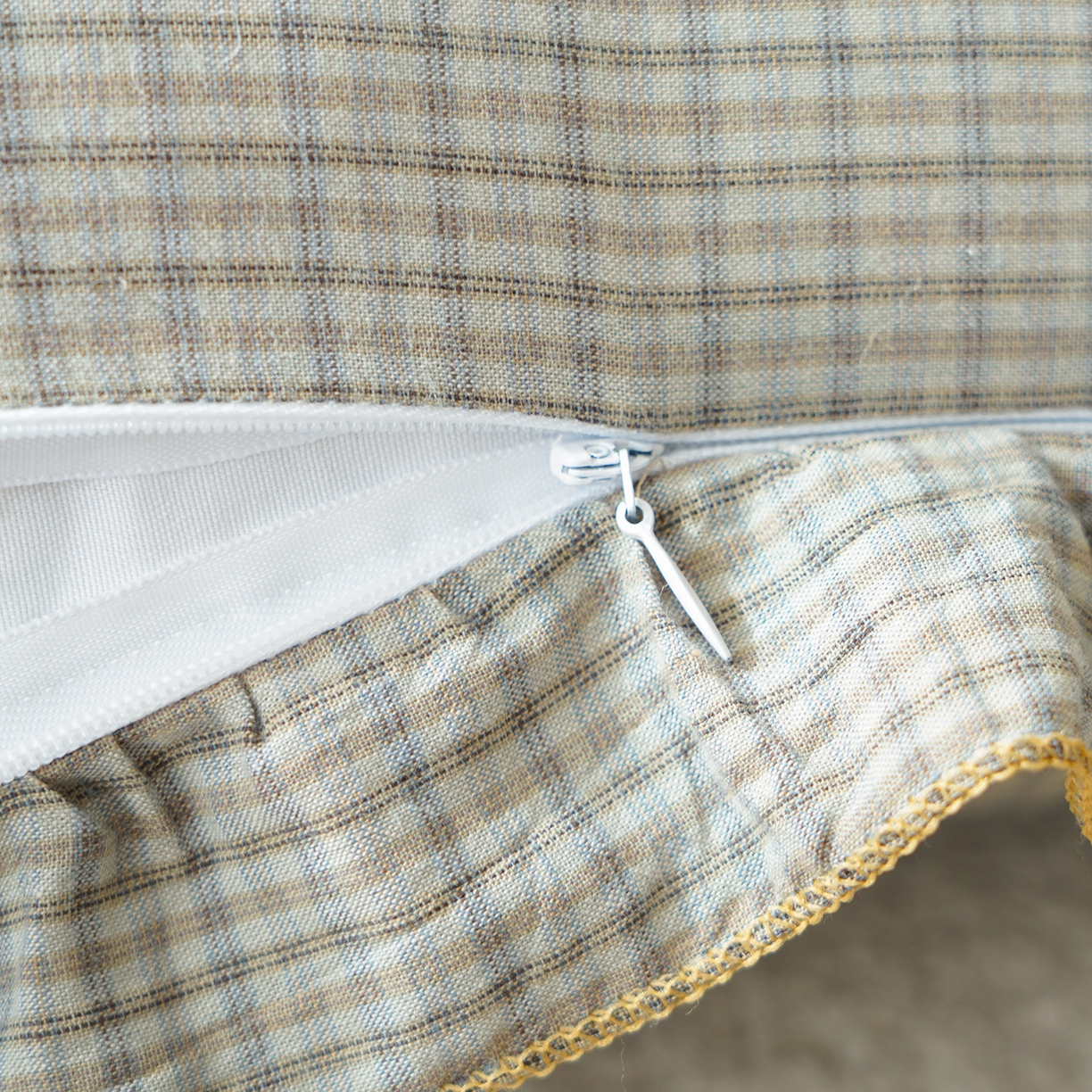 91家纺网 家纺一手货源 找家纺 蔻眠 花边款多功能全棉月亮长抱枕夹腿抱枕芯月亮枕头 花边款月亮-灰格