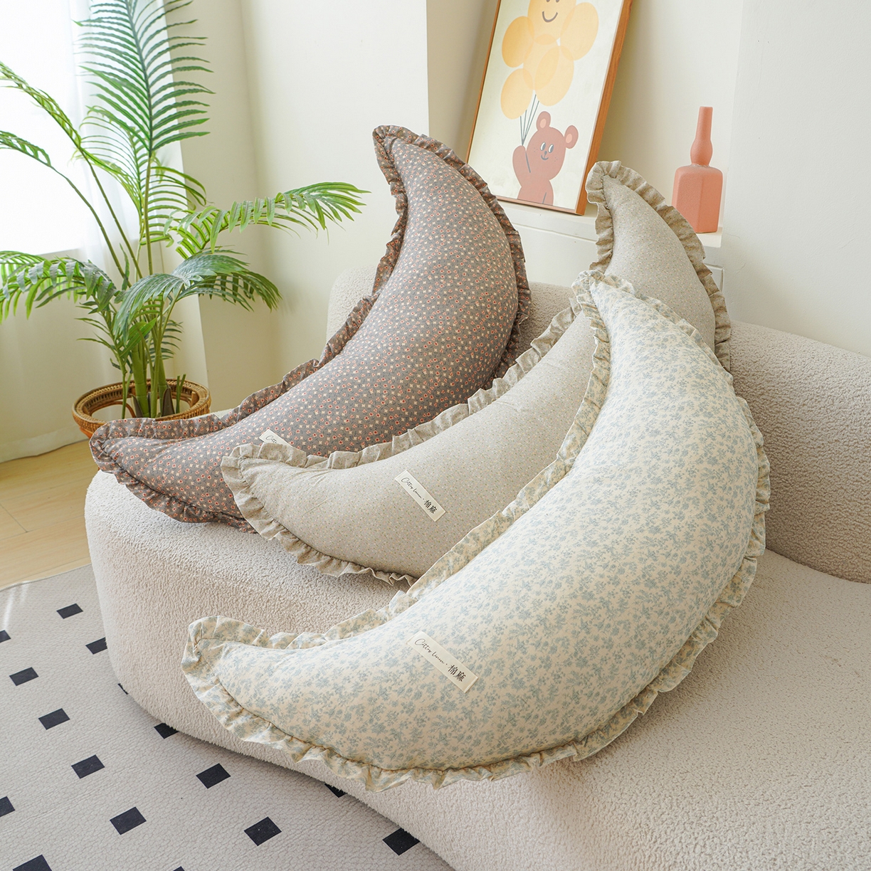 91家纺网 家纺一手货源 找家纺 （总）蔻眠 棉麻花边款多功能月亮长抱枕夹腿抱枕芯月亮枕头