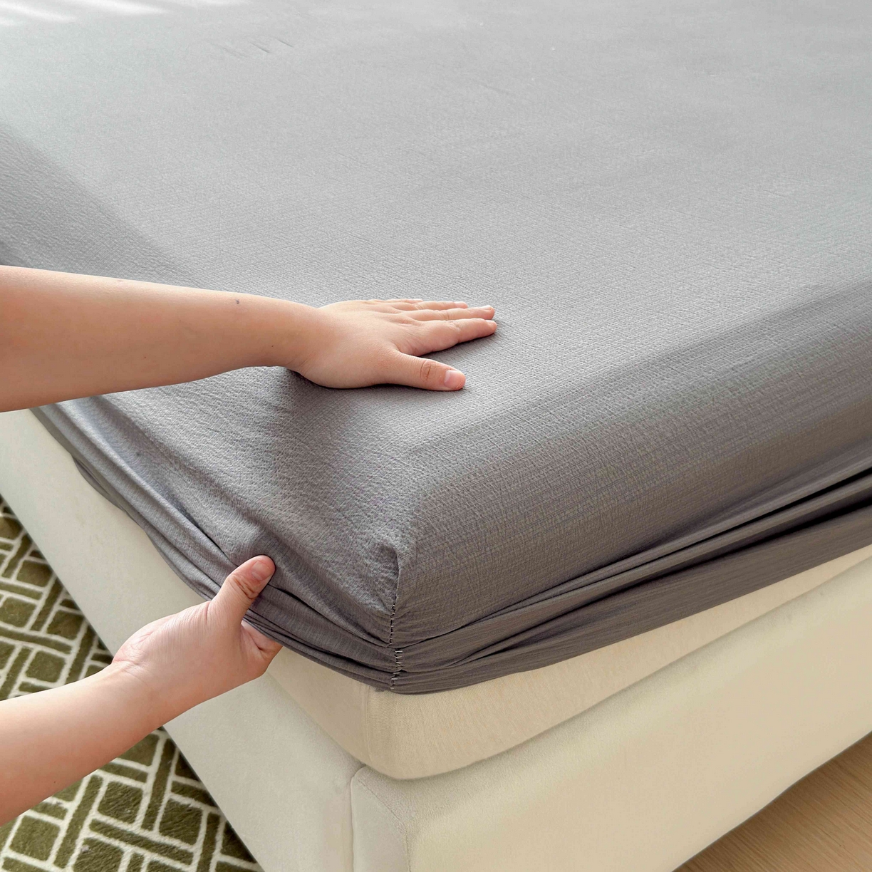 91家纺网 家纺一手货源 找家纺 富阿娜家纺 2025新款120克超柔云朵棉双层纱床笠三件套 云朵深灰