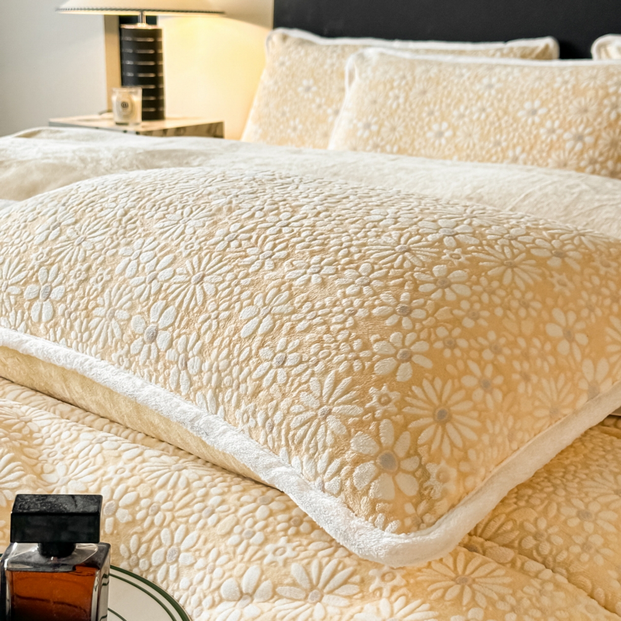 91家纺网 家纺一手货源 找家纺 （总）莱越家纺 2025新款牛奶雕花绒四件套