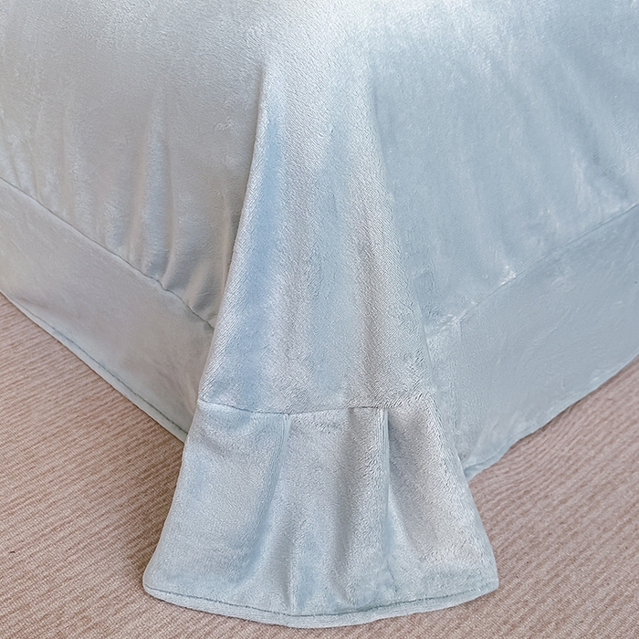 91家纺网 家纺一手货源 找家纺 莱越家纺 2025新款牛奶雕花绒四件套 田园小鹿-蓝