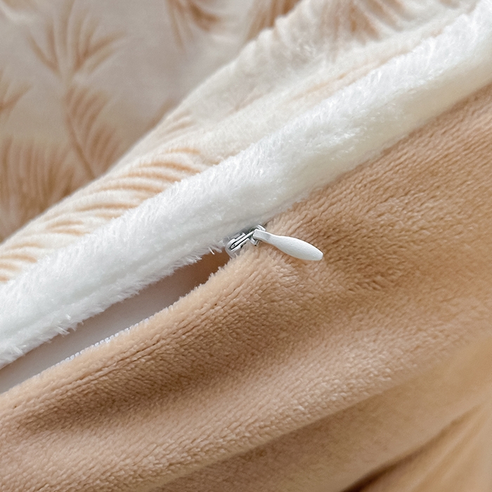 91家纺网 家纺一手货源 找家纺 莱越家纺 2025新款牛奶雕花绒四件套 椰树风情