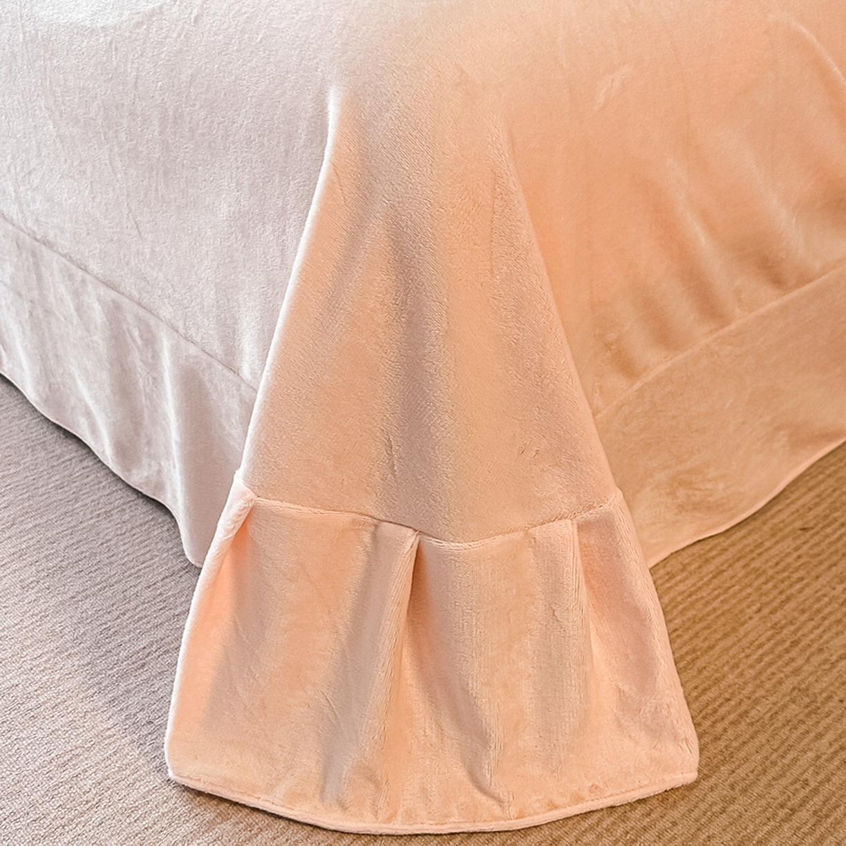 91家纺网 家纺一手货源 找家纺 莱越家纺 2025新款牛奶雕花绒四件套 小雏菊-粉玉