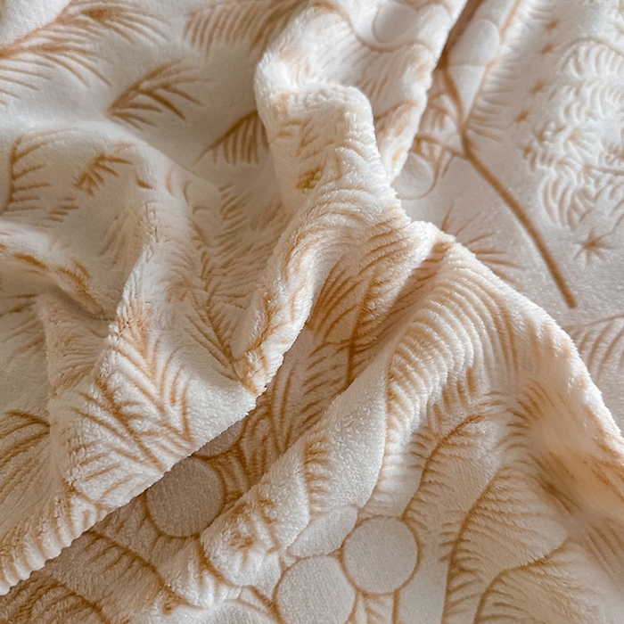 91家纺网 家纺一手货源 找家纺 莱越家纺 2025新款牛奶雕花绒四件套 椰树风情