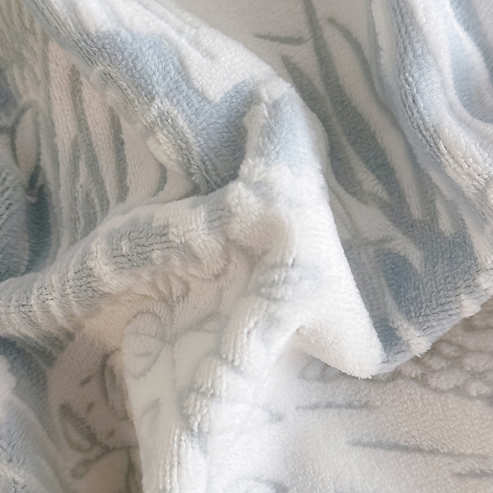 91家纺网 家纺一手货源 找家纺 莱越家纺 2025新款牛奶雕花绒四件套 田园小鹿-蓝