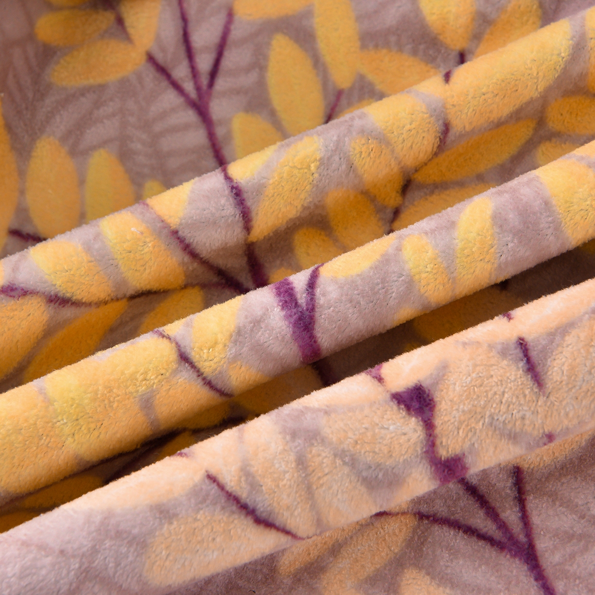 91家纺网 家纺一手货源 找家纺 亿品2025直播爆款9.5斤牛奶绒四件套加厚保暖床裙四件套 紫气东来