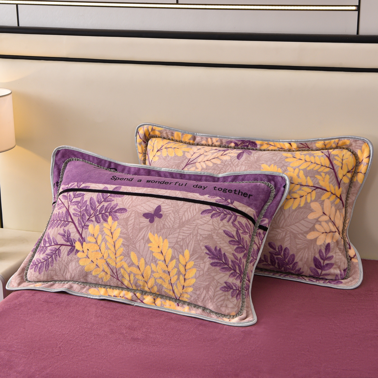 91家纺网 家纺一手货源 找家纺 亿品2025直播爆款9.5斤牛奶绒四件套加厚保暖床裙四件套 紫气东来