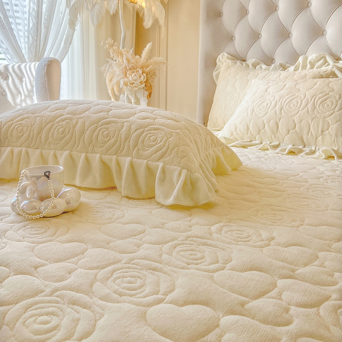 91家纺网 家纺一手货源 找家纺 网红馆（ck家纺） 2025新款牛奶绒花边床盖单品床盖床盖单件-甜蜜蜜 甜蜜蜜-米