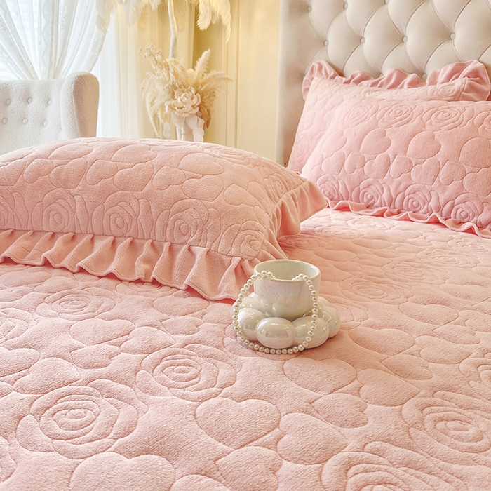 91家纺网 家纺一手货源 找家纺 网红馆（ck家纺） 2025新款牛奶绒花边床盖单品床盖床盖单件-甜蜜蜜 甜蜜蜜-粉