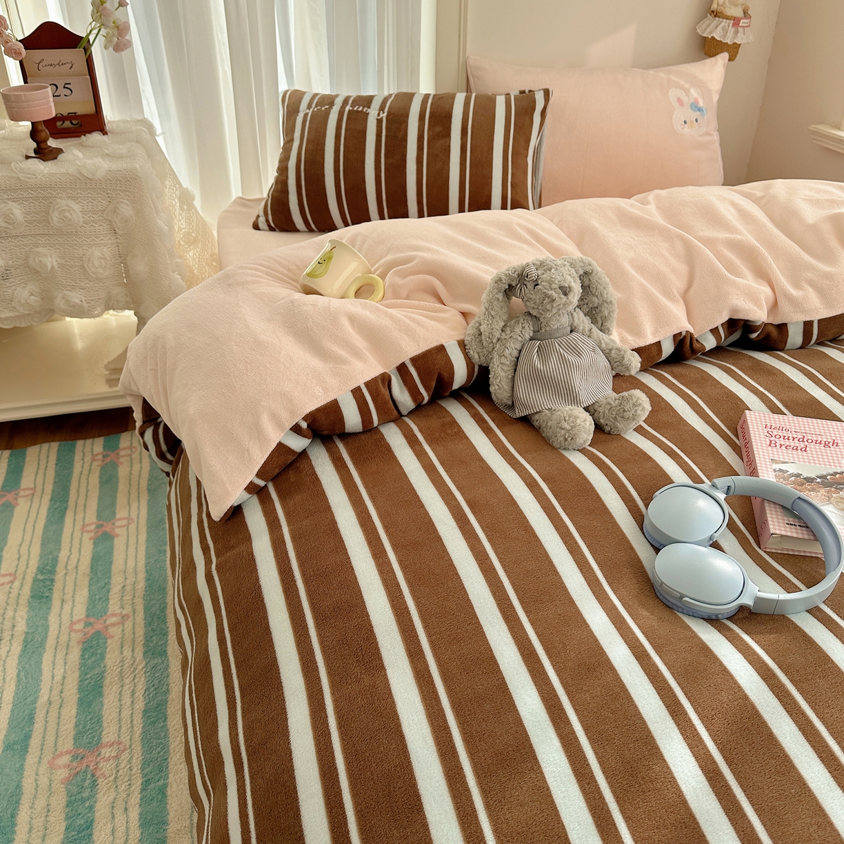 91家纺网 家纺一手货源 找家纺 （总）韩都家居 2025新款卡通贴布绣系列加厚牛奶绒四件套