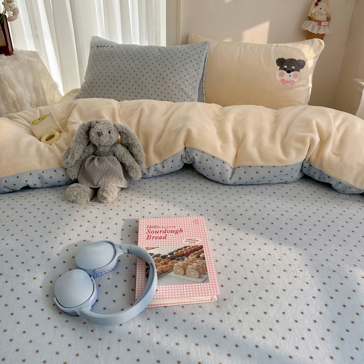 91家纺网 家纺一手货源 找家纺 韩都家居 2025新款卡通贴布绣系列加厚牛奶绒四件套 苹果狗狗