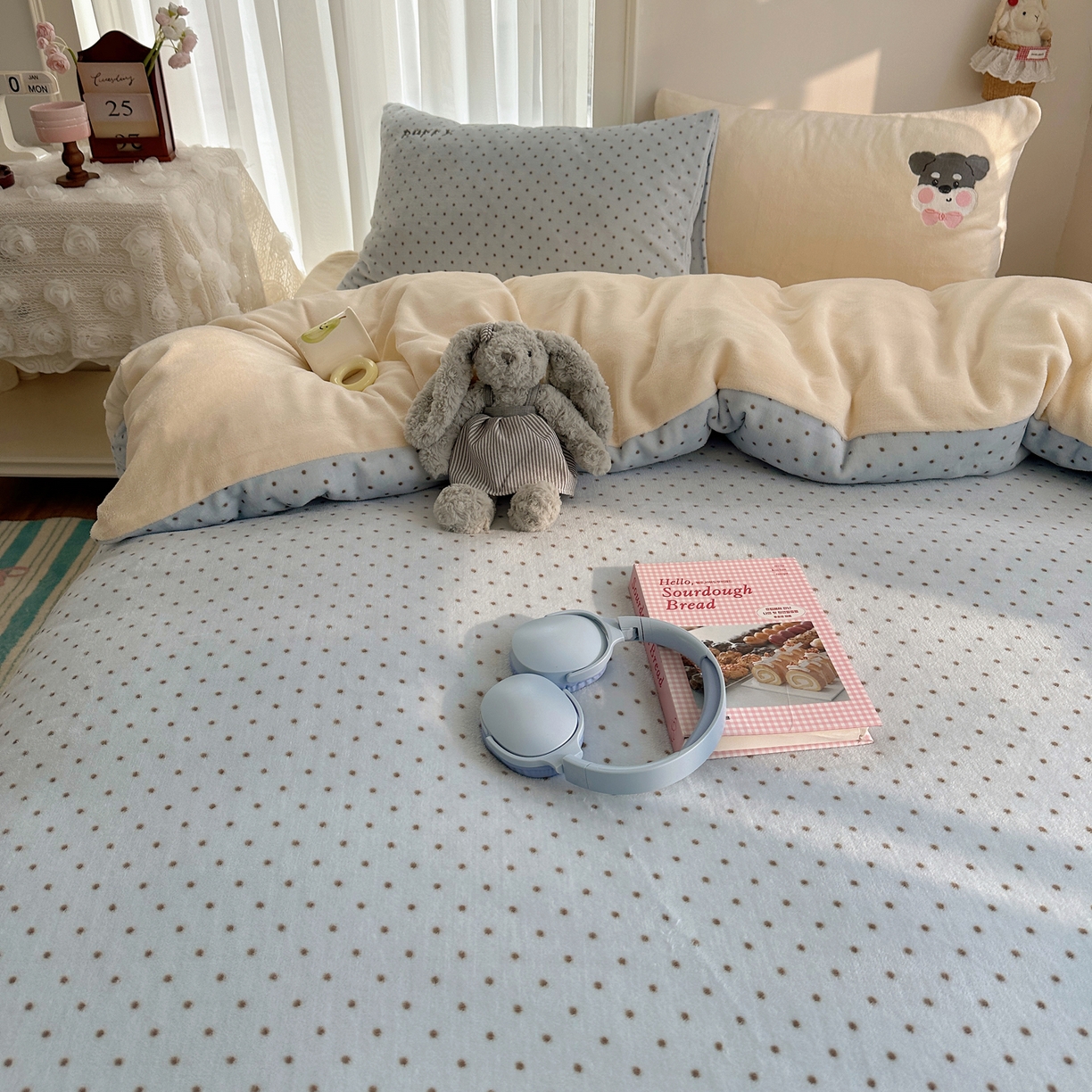 91家纺网 家纺一手货源 找家纺 韩都家居 2025新款卡通贴布绣系列加厚牛奶绒四件套 苹果狗狗