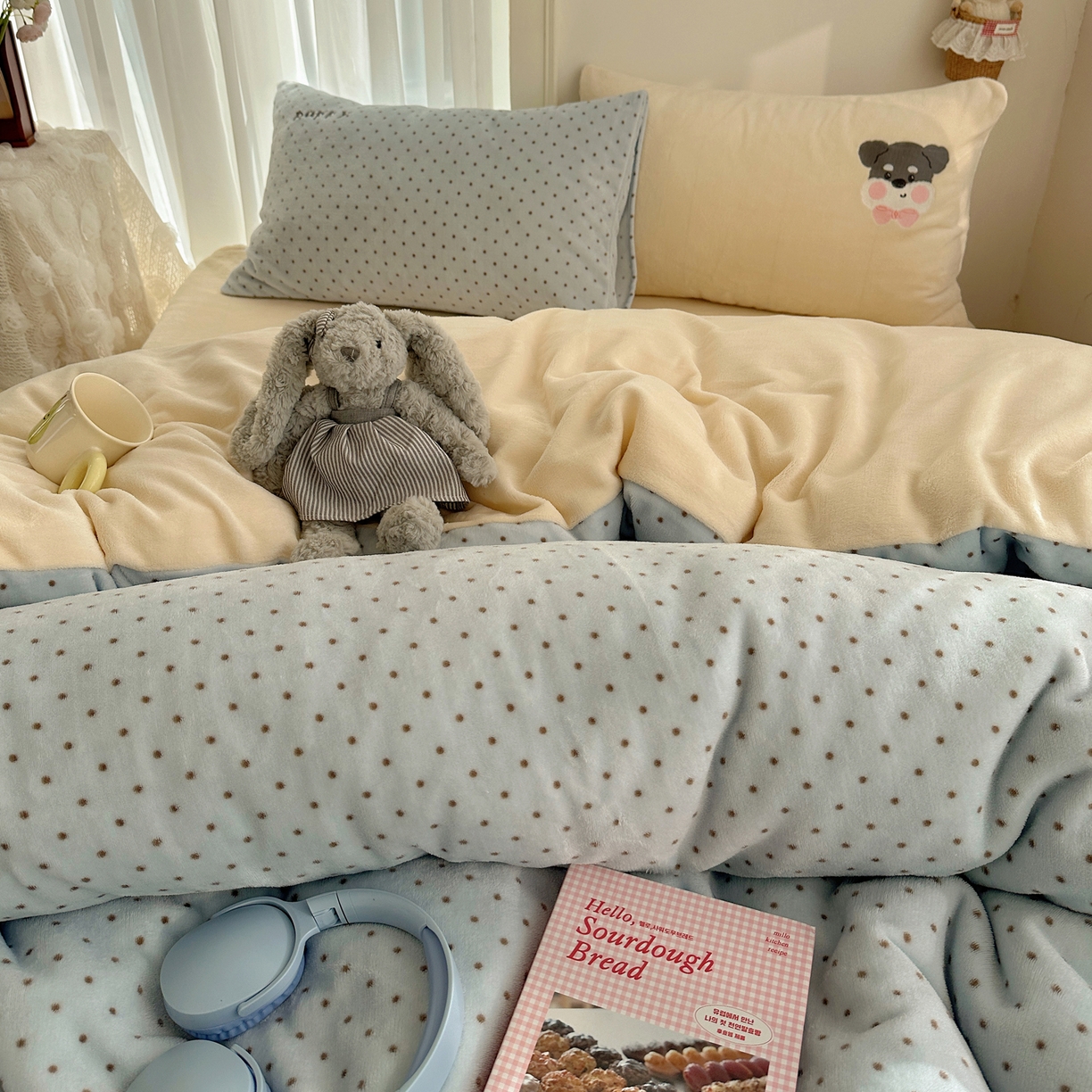 91家纺网 家纺一手货源 找家纺 韩都家居 2025新款卡通贴布绣系列加厚牛奶绒四件套 苹果狗狗