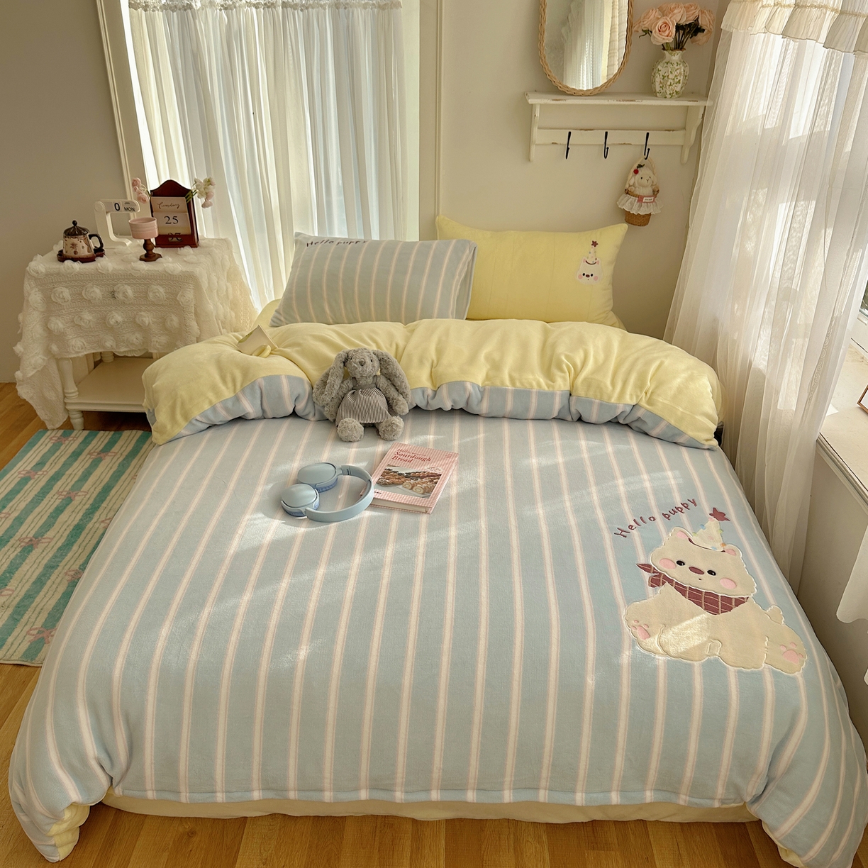 91家纺网 家纺一手货源 找家纺 韩都家居 2025新款卡通贴布绣系列加厚牛奶绒四件套 顽皮西高地