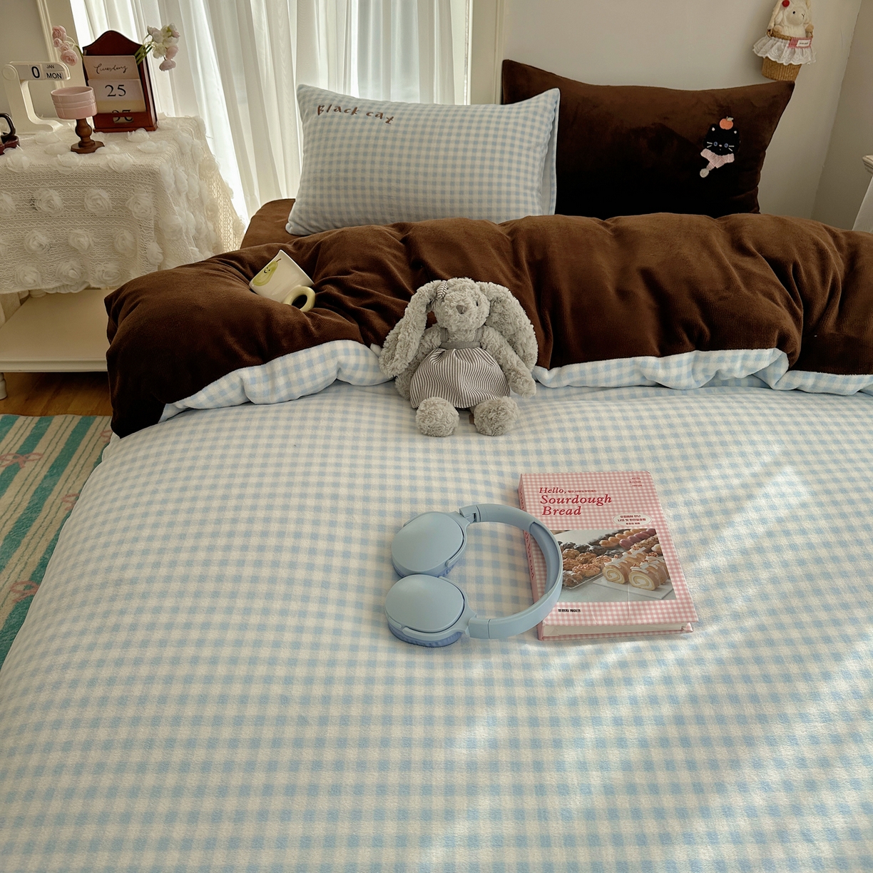 91家纺网 家纺一手货源 找家纺 韩都家居 2025新款卡通贴布绣系列加厚牛奶绒四件套 冬日猫咪