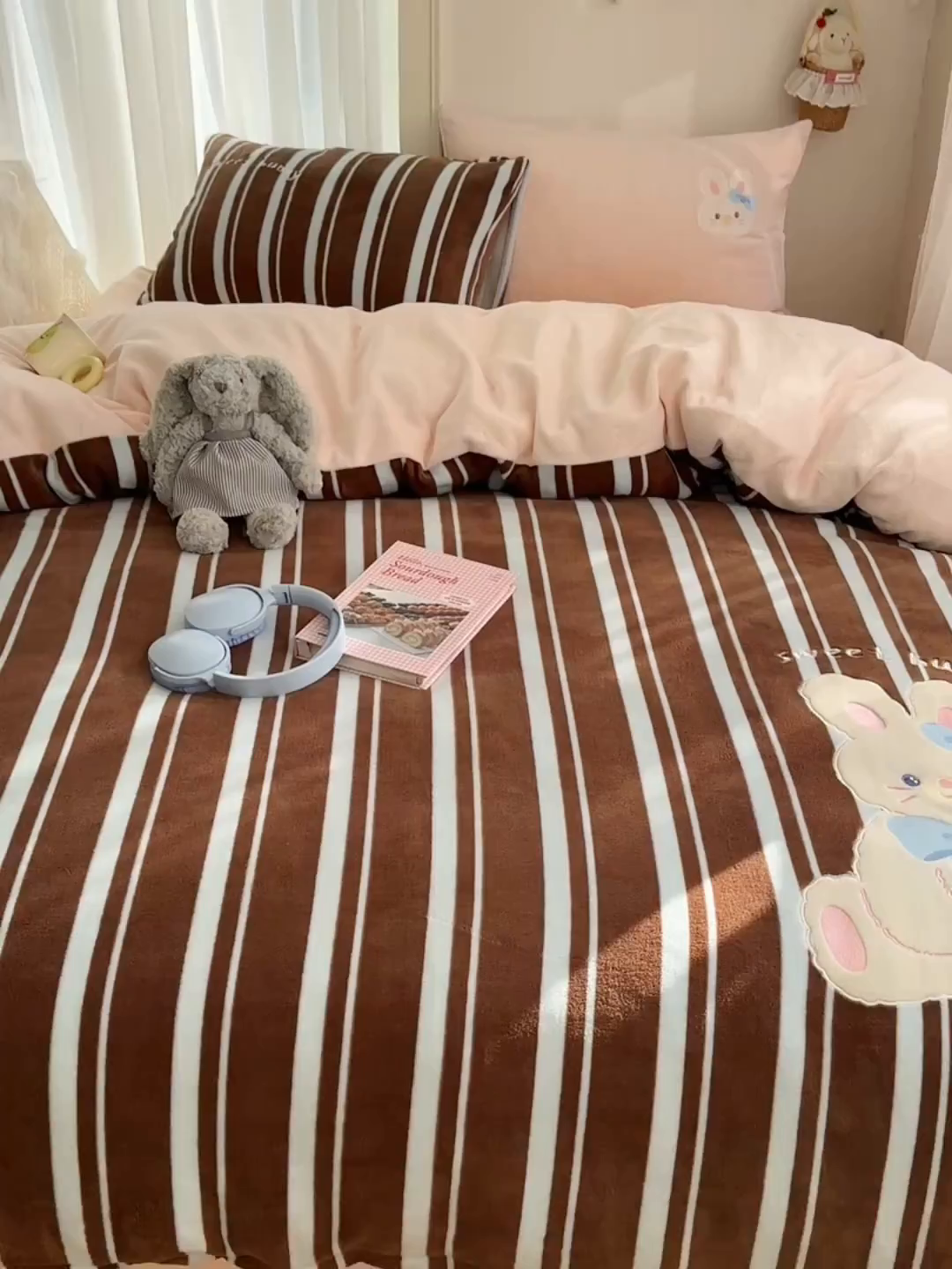 91家纺网 家纺一手货源 找家纺 （总）韩都家居 2025新款卡通贴布绣系列加厚牛奶绒四件套