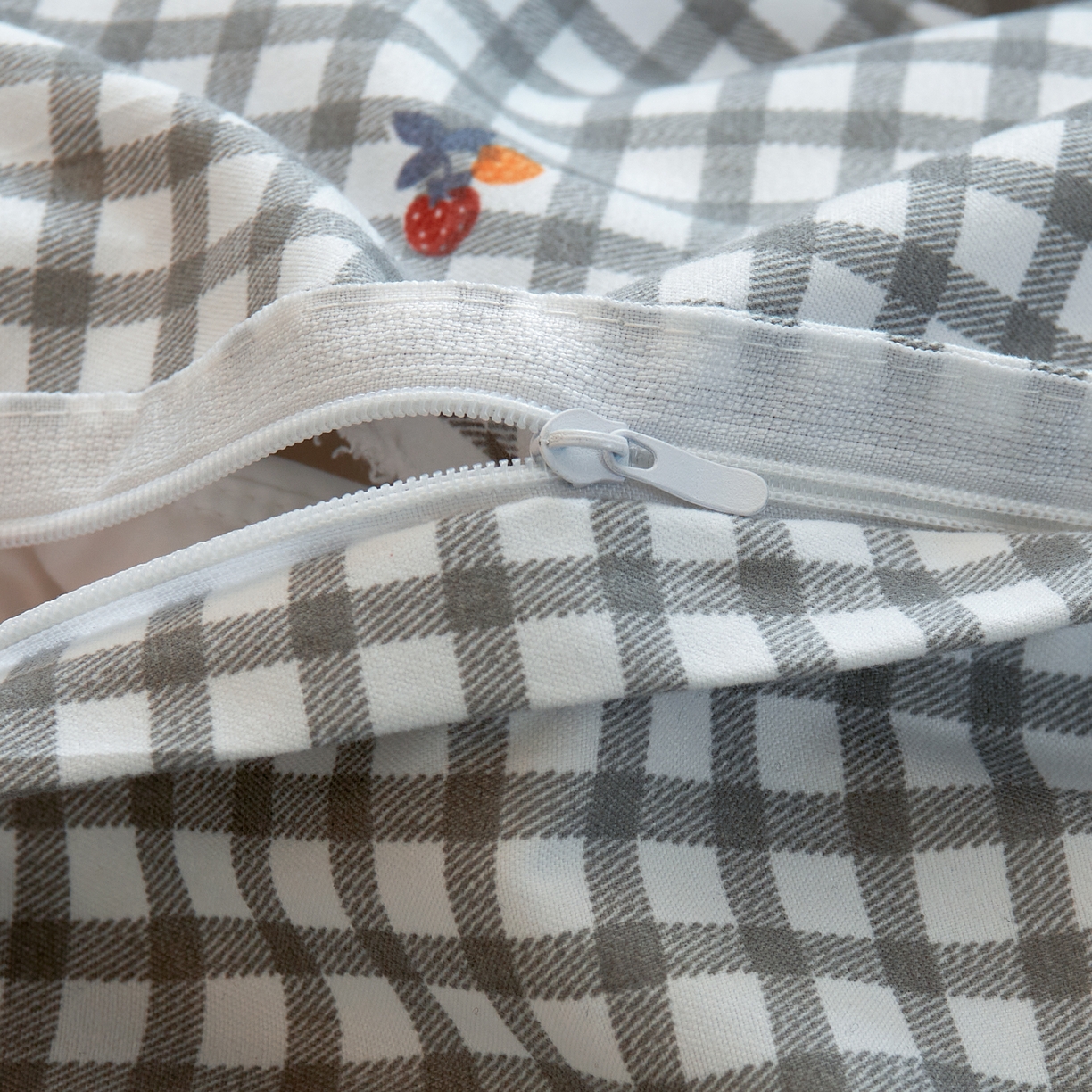 91家纺网 家纺一手货源 找家纺 简冠 开学季2025植物羊绒学生宿舍上下铺学生三件套学生床垫被子被芯大礼包 假日礼物