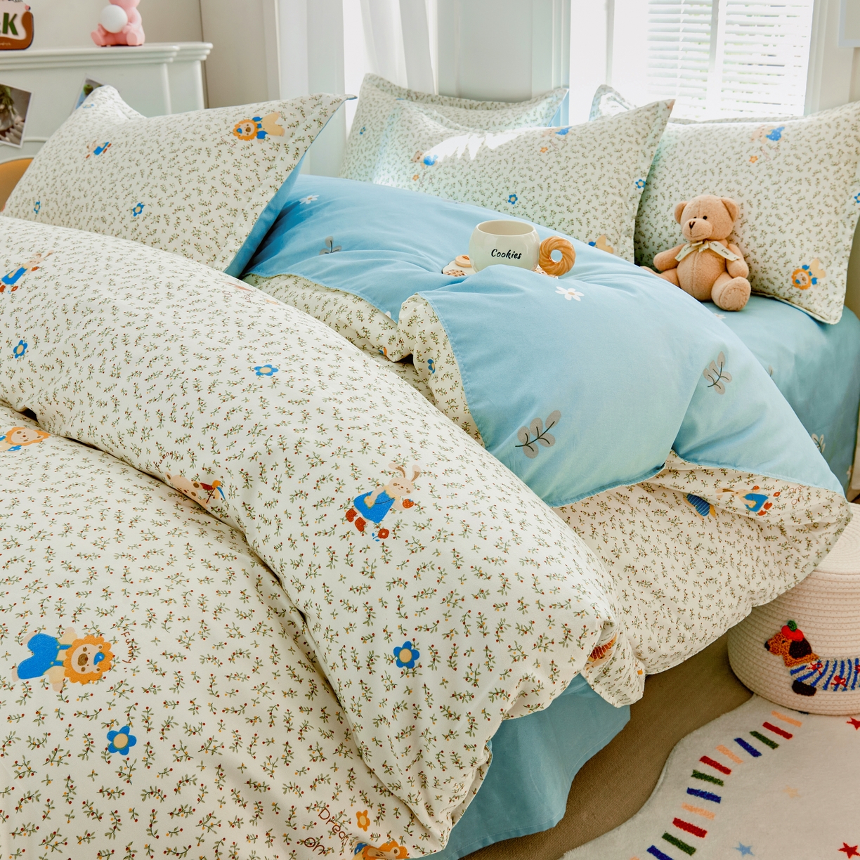 91家纺网 家纺一手货源 找家纺 简冠 开学季2025新款植物羊绒学生宿舍上下铺学生三件套四件套 快乐舞步