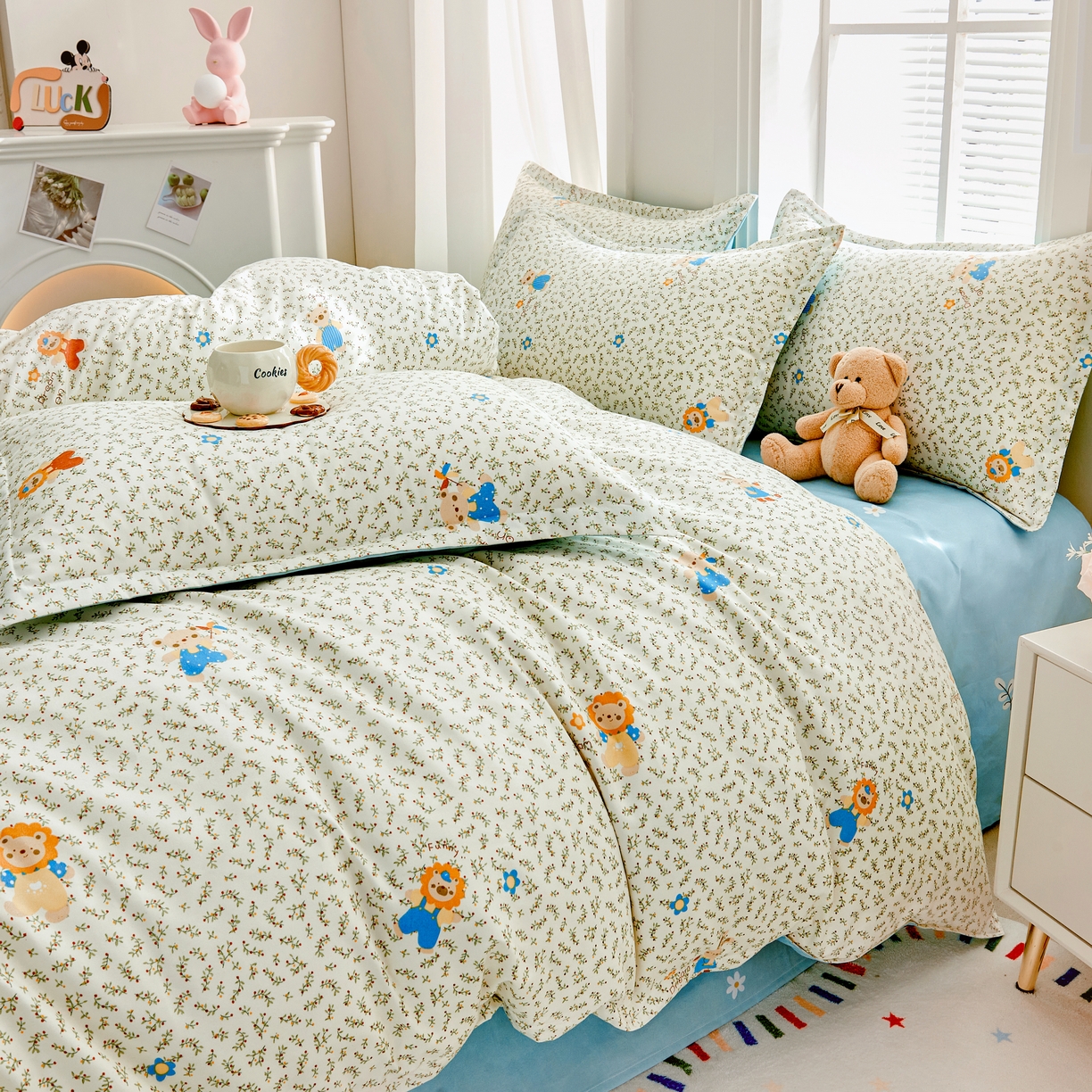 91家纺网 家纺一手货源 找家纺 简冠 开学季2025新款植物羊绒学生宿舍上下铺学生三件套四件套 快乐舞步