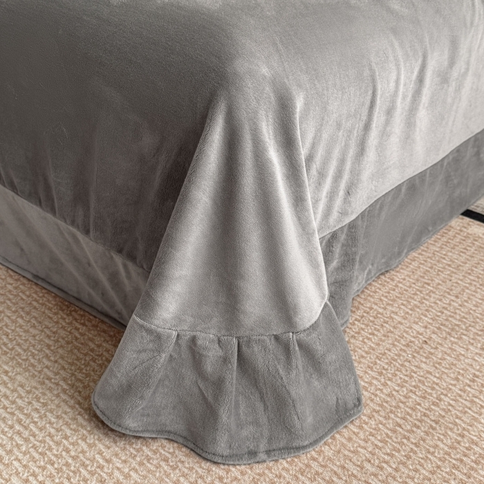 91家纺网 家纺一手货源 找家纺 畅畅家纺 2025新款牛奶绒大版贴布绣四件套 富贵花开-灰