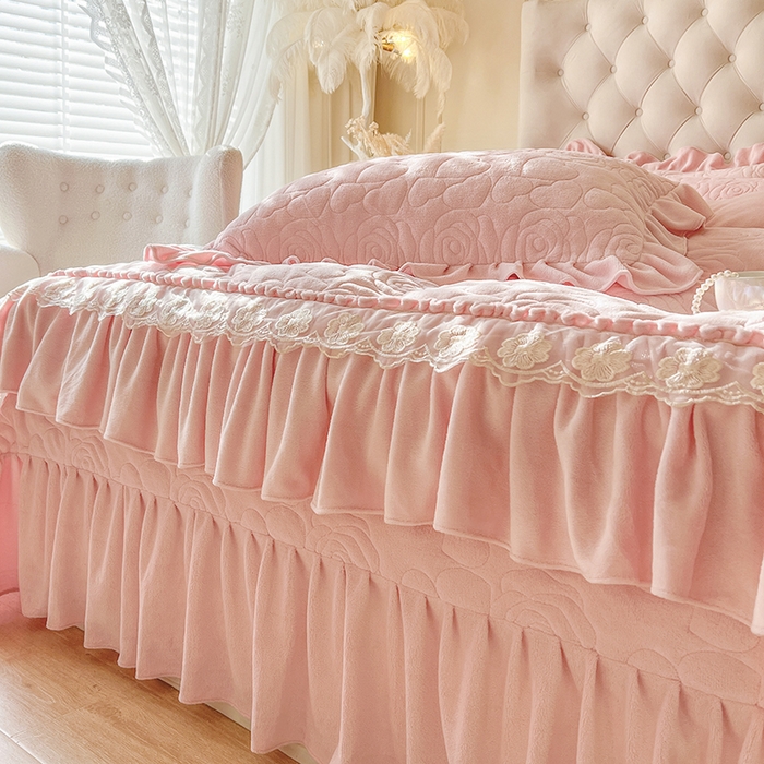 91家纺网 家纺一手货源 找家纺 （总）网红馆（ck家纺） 2025新款牛奶绒花边床盖四件套-甜蜜蜜