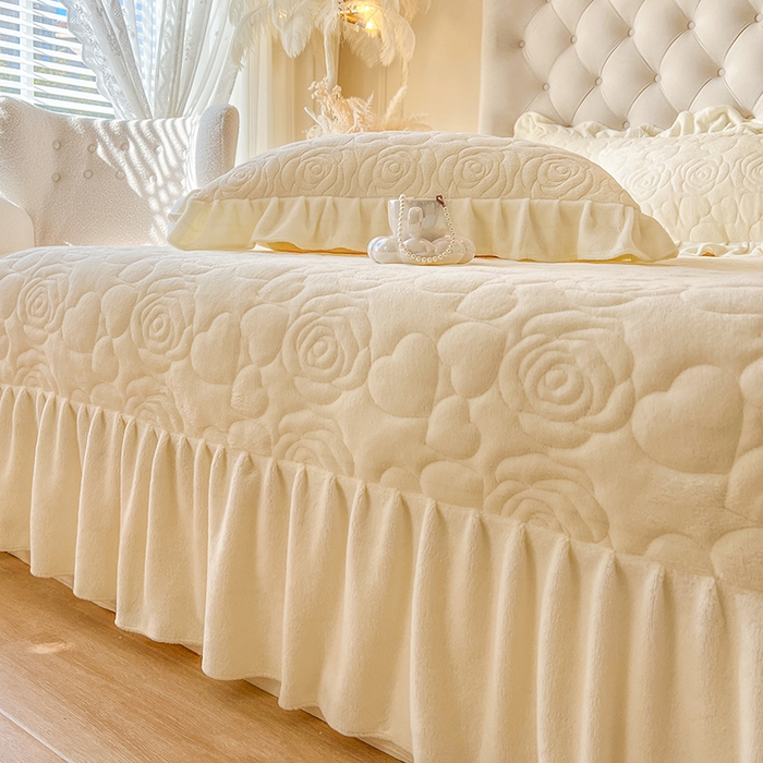 91家纺网 家纺一手货源 找家纺 网红馆（ck家纺） 2025新款牛奶绒花边床盖四件套-甜蜜蜜 甜蜜蜜-米