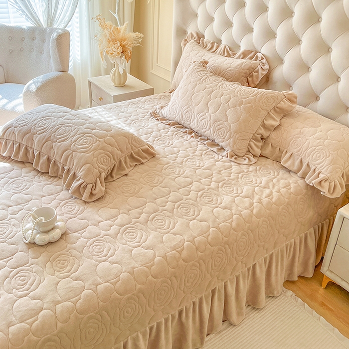 91家纺网 家纺一手货源 找家纺 网红馆（ck家纺） 2025新款牛奶绒花边床盖四件套-甜蜜蜜 甜蜜蜜-咖