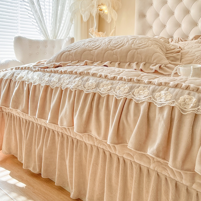 91家纺网 家纺一手货源 找家纺 网红馆（ck家纺） 2025新款牛奶绒花边床盖四件套-甜蜜蜜 甜蜜蜜-咖