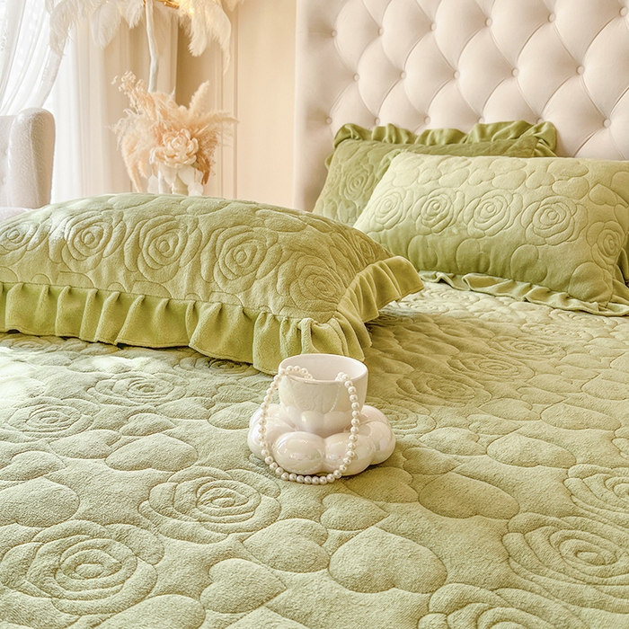 91家纺网 家纺一手货源 找家纺 网红馆（ck家纺） 2025新款牛奶绒花边床盖四件套-甜蜜蜜 甜蜜蜜-绿