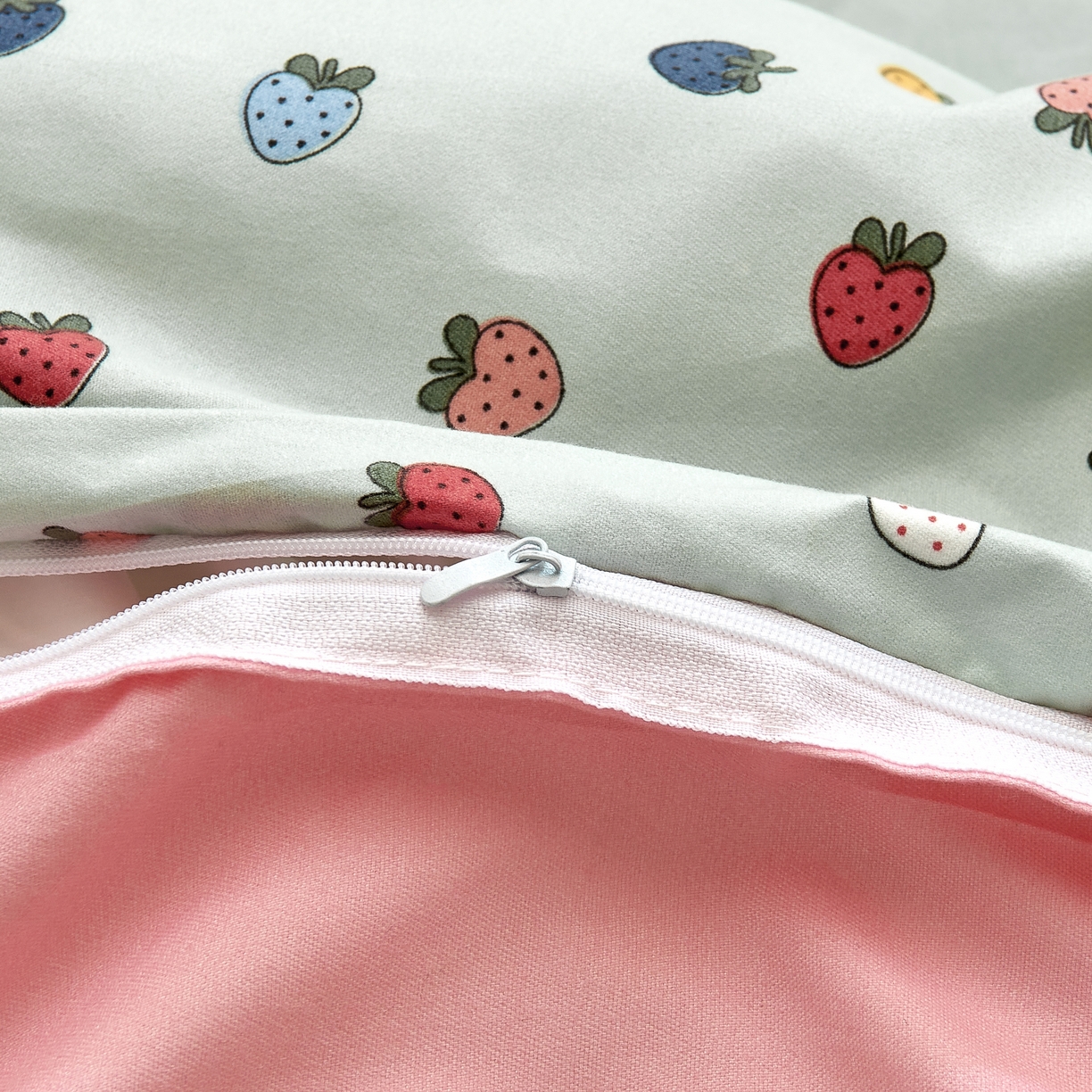 91家纺网 家纺一手货源 找家纺 简冠家纺 2025直播爆款北欧风亲肤植物羊绒磨毛四件套 小草莓