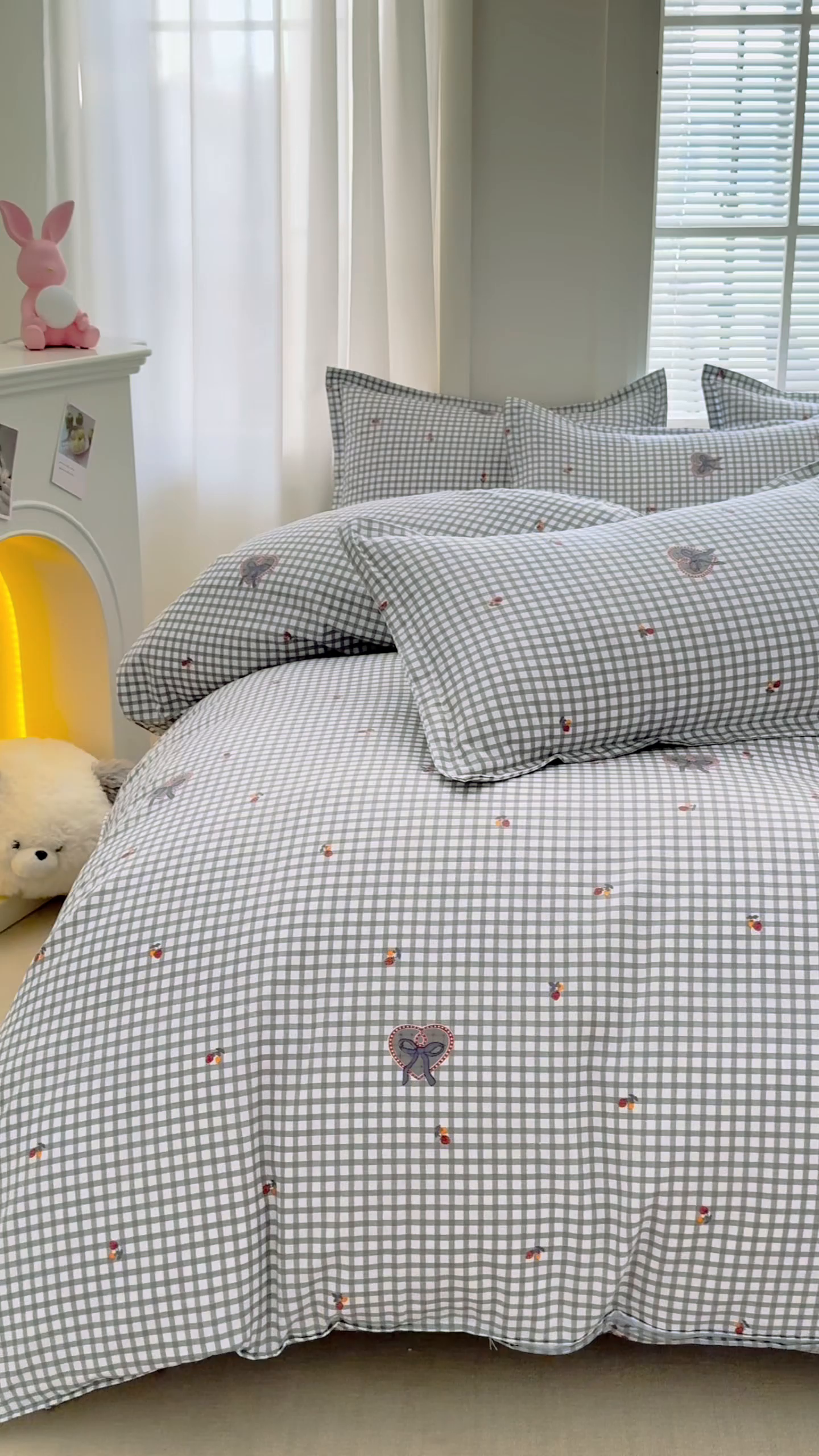 91家纺网 家纺一手货源 找家纺 简冠 2023新北欧风亲肤植物羊绒磨毛宿舍单品及三件套 假日礼物