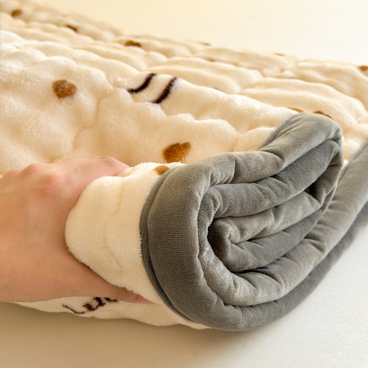 91家纺网 家纺一手货源 找家纺 （总）奇丝雅 2025新款A类牛奶绒泡泡绒床褥床垫床盖兔毛绒家用学生宿舍上下铺寝室褥子软垫床护垫夹棉（学生床）