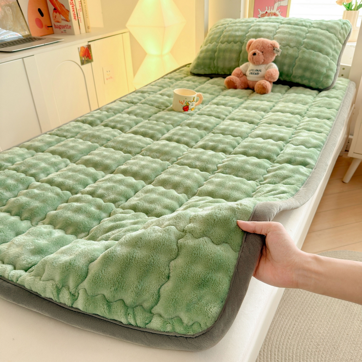 91家纺网 家纺一手货源 找家纺 （总）奇丝雅 2025新款A类牛奶绒泡泡绒床褥床垫床盖兔毛绒家用学生宿舍上下铺寝室褥子软垫床护垫夹棉（学生床）