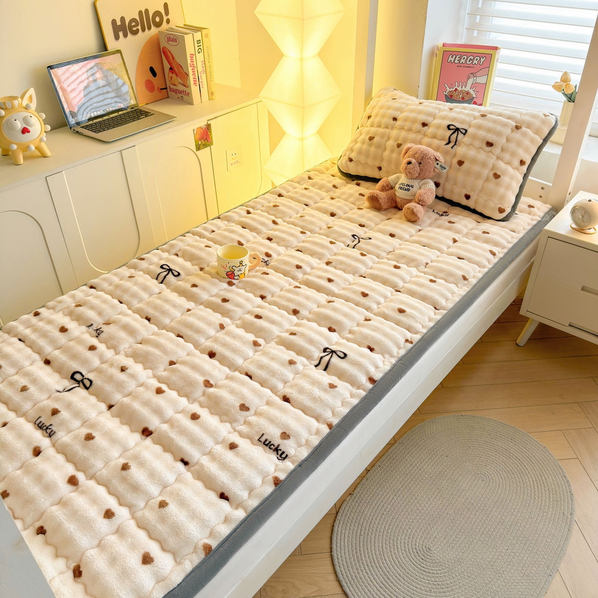 91家纺网 家纺一手货源 找家纺 奇丝雅 2025新款A类牛奶绒泡泡绒床褥床垫床盖兔毛绒家用学生宿舍上下铺寝室褥子软垫床护垫夹棉（学生床） 爱心咖