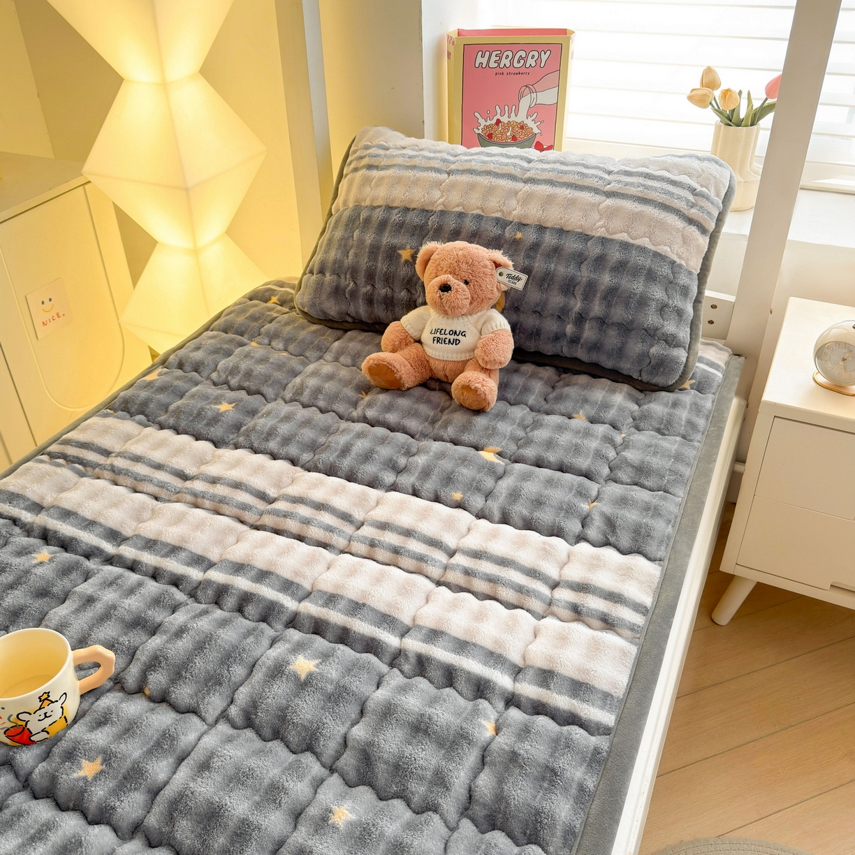 91家纺网 家纺一手货源 找家纺 奇丝雅 2025新款A类牛奶绒泡泡绒床褥床垫床盖兔毛绒家用学生宿舍上下铺寝室褥子软垫床护垫夹棉（学生床） 繁星