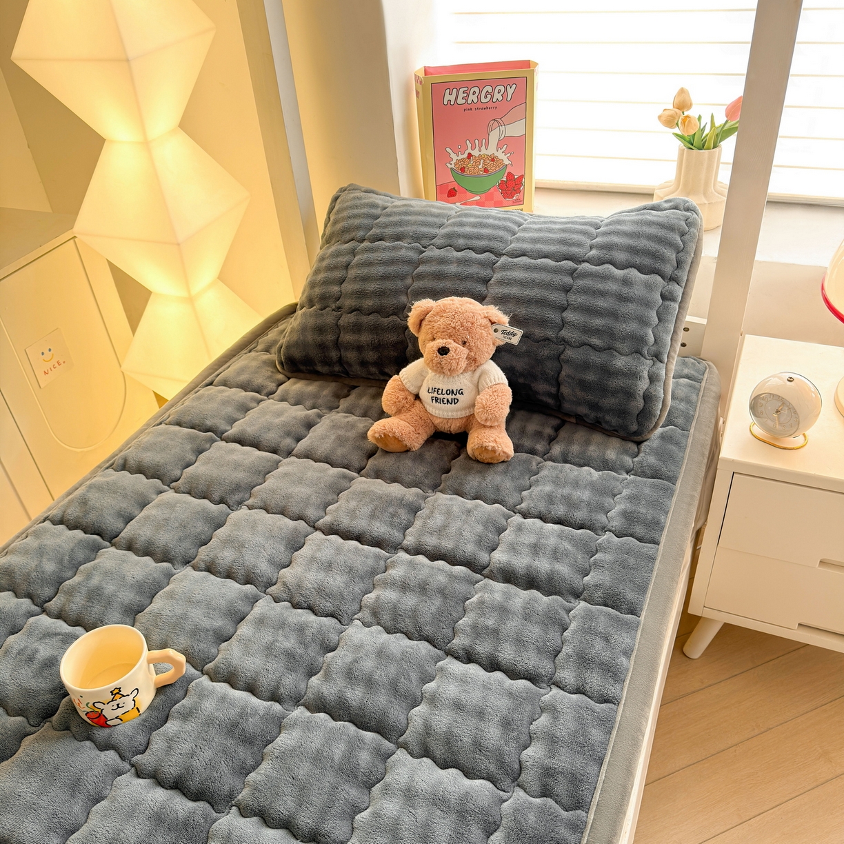 91家纺网 家纺一手货源 找家纺 奇丝雅 2025新款A类牛奶绒泡泡绒床褥床垫床盖兔毛绒家用学生宿舍上下铺寝室褥子软垫床护垫夹棉（学生床） 幻影灰