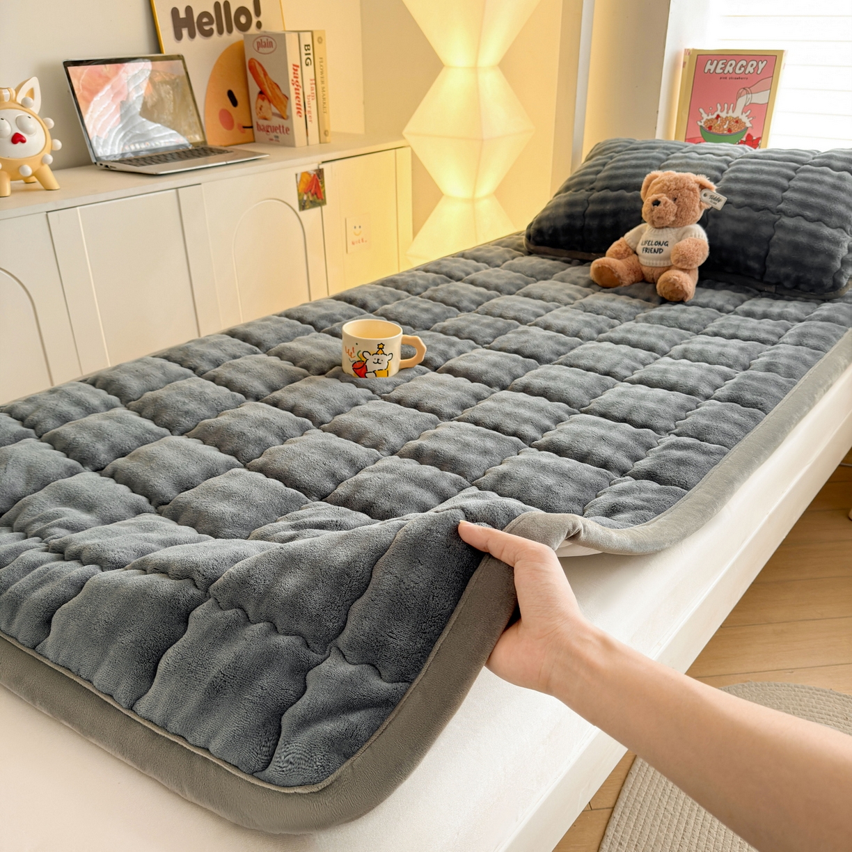 91家纺网 家纺一手货源 找家纺 奇丝雅 2025新款A类牛奶绒泡泡绒床褥床垫床盖兔毛绒家用学生宿舍上下铺寝室褥子软垫床护垫夹棉（学生床） 幻影灰
